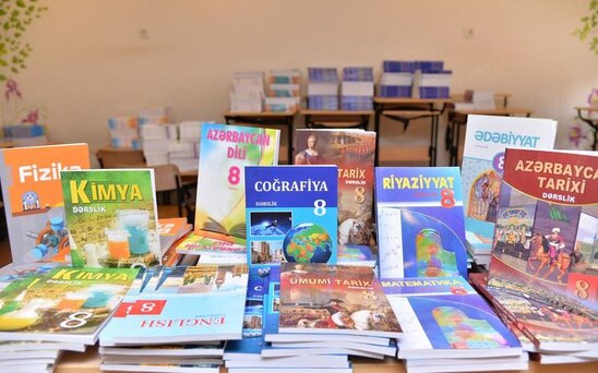 Məktəblərdə dərslik problemi nə vaxt həll ediləcək? - RƏSMİ