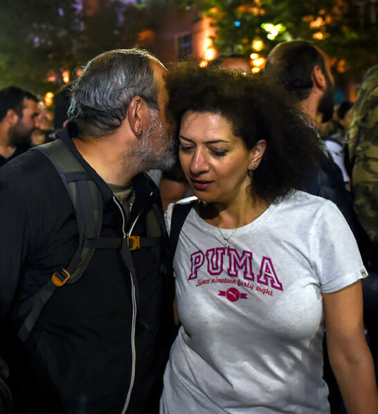 Paşinyanın arvadının hesabına milyonlarla pul kim tərəfindən köçürüldü