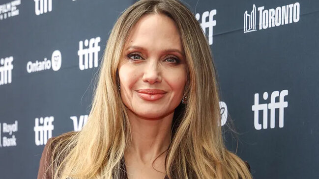 Ancelina Coli anası haqqında danışaraq ağladı: "Dedi ki..."