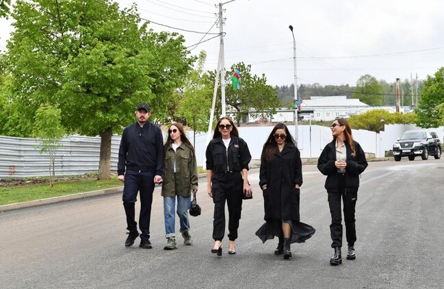 Prezident ailəsi ilə Şuşada - FOTOLAR