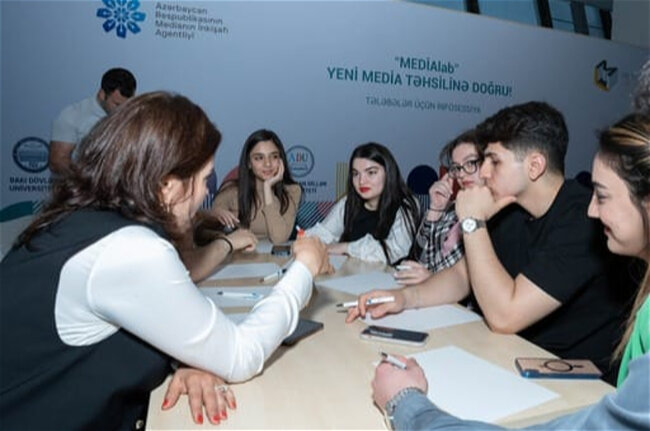 "MEDİAlab" layihəsi çərçivəsində ali təhsil müəssisələrinin tələbələri üçün infosessiya keçirilib