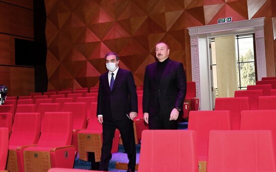 Dövlət başçısı Gəncə Dövlət Dram Teatrının yeni binasının açılışında iştirak edib