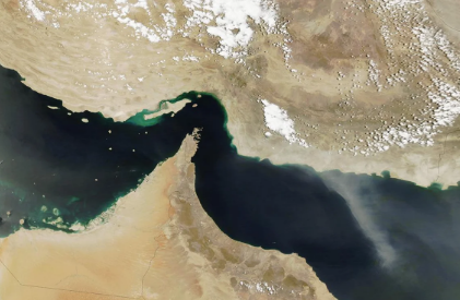 Hörmüz boğazında gəmilərin hərəkəti 90% azalıb