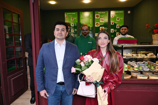 Alena Əliyeva Novruz yarmarkasında - Fotolar