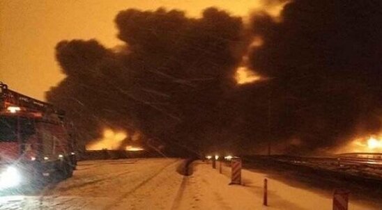 İldırım vurdu, tankerlər yanır: 77 yaralı, 18 itkin...