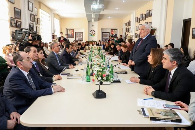 "Vətən müharibəsi tarixi. Şəxsiyyət faktoru" kitabının ingilis dilində nəşrinin təqdimatı olub