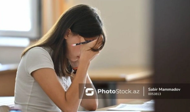 "Bütün nəslin ümidi sənsən" - İmtahan stresinin arxasındakı GİZLİ SƏBƏBLƏR