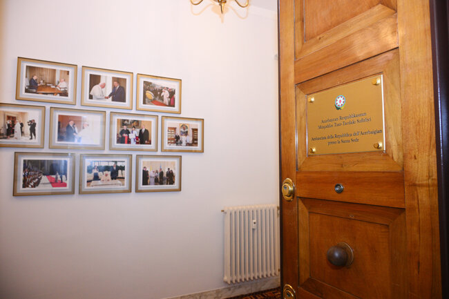 Mehriban Əliyeva səfirliyin inzibati ofisinin açılışında - Fotolar