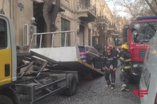 Bakıda partlayış zamanı 13 avtomobil zədələnib