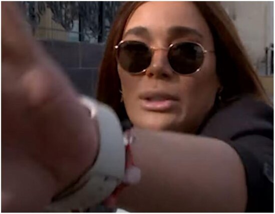 Azərbaycanlı müğənni kameraya hücum etdi - ANBAAN VİDEO