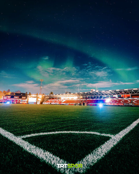 Bu stadiondan təkcə oyunu yox, şimal işıqlarını da izləyə bilərsiniz - Fotolar