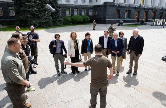 Senatorlar Kiyevə səfər etdilər