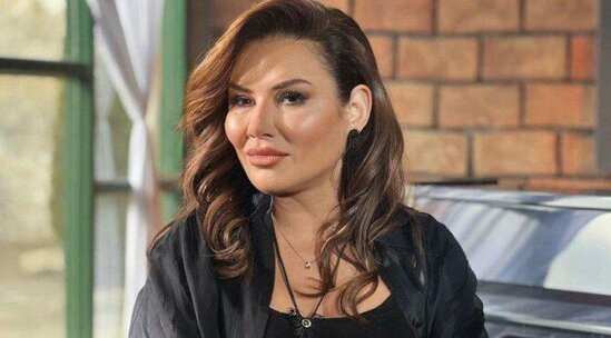 Bakıda restoran sahibi məşhur türk müğənniyə "Ferrari" hədiyyə etdi - VİDEO