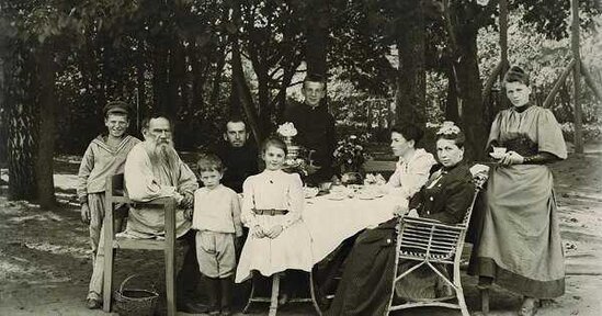 Lev Tolstoy fiziki yaxınlığa aludə, Dostoyevski qumarbaz, Blok zinakar, Bunin eşqbaz olub...