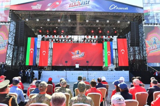 Azərbaycan və Türkiyə prezidentlərinə "TEKNOFEST Azərbaycan"ın xatirə hədiyyəsi təqdim olunub