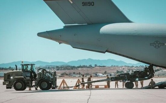 Fin deputat çağırış etdi: Oyanın, Ukraynaya silah verin...