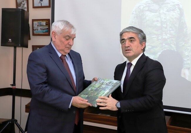 "Vətən müharibəsi tarixi. Şəxsiyyət faktoru" kitabının ingilis dilində nəşrinin təqdimatı olub