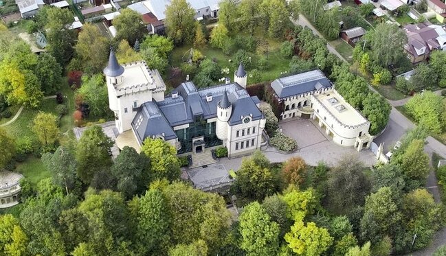 Xalq artistinin 6 mərtəbəli villası əlindən çıxır - sənədləri yoxmuş...