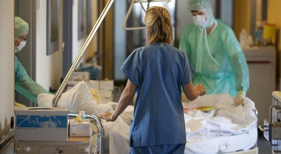 Abşeronda 16 yaşlı qız yol-nəqliyyat hadisəsində xəsarət alıb