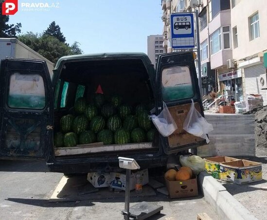 Bakı Nəqliyyat Agentliyinin "bio-smart" dayanacağı: Qarpız satırlar