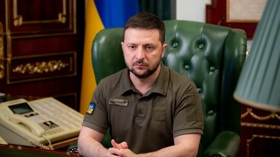 Zelenski bu ölkələrdəki səfirlərini istefaya göndərdi