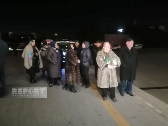 Türkiyədə zəlzələdə həlak olan azərbaycanlı tələbələrin cənazələri Bakıya gətirilib - FOTO/VİDEO