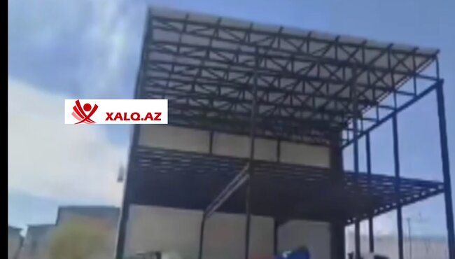 Nizami rayonu Babək prospektində dəmir konstruksiyalı obyekti kim tikdirir?