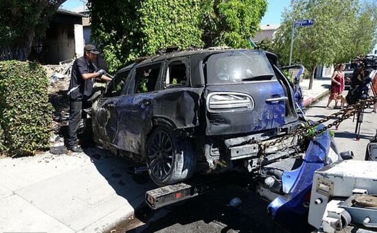 Tanınmış aktrisa qəzaya düşdü, evi və maşını yandı