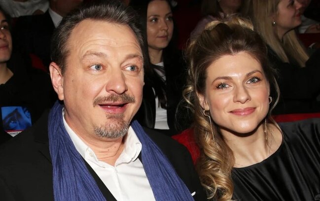 Gizlincə dördüncü dəfə evlənib