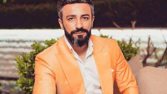 Aparıcı: "Elə bil Elizabet yox, nənələri ölüb"