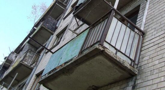 Bakıda dörd yaşlı uşaq dördüncü mərtəbədən yıxılaraq ölüb