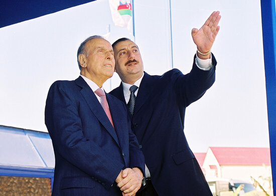 "Məhz Heydər Əliyevin dönüşü dövləti parçalanmadan, xalqı isə əsarətə düşməkdən xilas etdi"