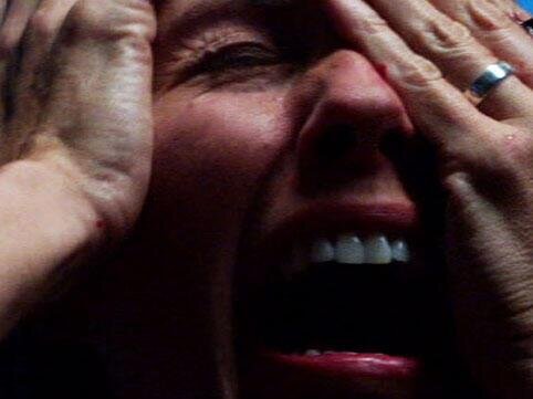 Sevgilisi ilə bir evdə qalan uşaqlı qadın dəhşət yaşadı