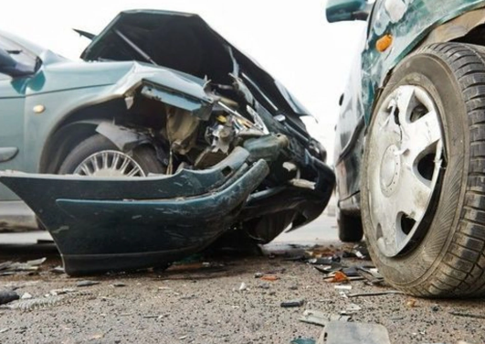 Tərtərdə "Hyundai" ilə BMW toqquşdu: Yaralananlar var