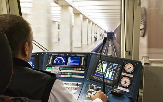 "Gündə 8 saat tuneldə, 1000 volt gərginliyin altında işləyirik" - DSMF-ni məhkəməyə verdilər