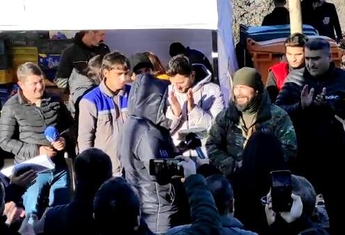 Laçın yolunda aksiya iştirakçılarından birinin doğum günü qeyd olundu - VİDEO