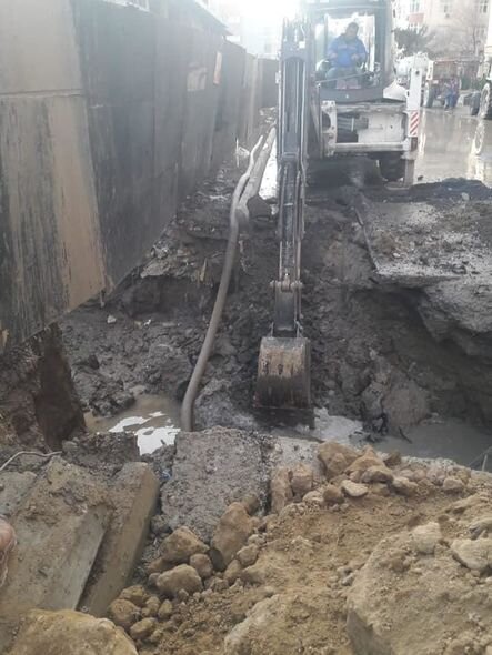 Magistral kəmərdə qəza baş verib: Bakının bir sıra ərazilərində su olmayacaq - FOTO