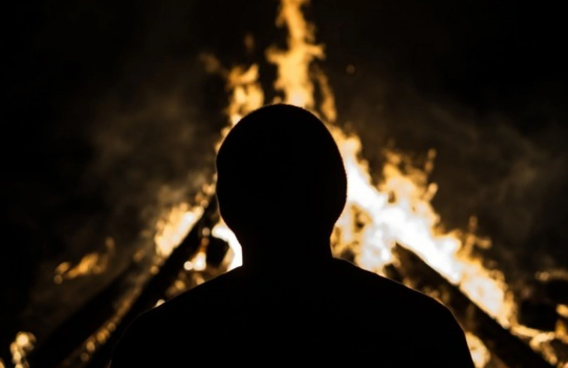 İki nəfərin qətlindəki DƏHŞƏTLİ FAKT: İzi itirmək üçün evlərinə od vurdu