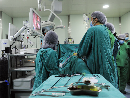 Məşhur aktrisa plastik əməliyyat zamanı öldü - FOTOLAR