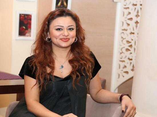 Erotik filmə görə təzyiqlərə məruz qaldı, rejissor onu çəkilişdən qovdu - Ərinə zəng vurub onun haqqında nə dedilər?