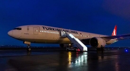 Kapitan İstanbuldan Tokioya uçan təyyarəni Bakıya endirdi - SƏBƏB + FOTO