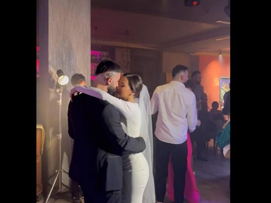 Azərbaycanlı məşhur Bakıda özünə qeyri-adi toy etdi: Beləsi hələ olmamışdı - VİDEO