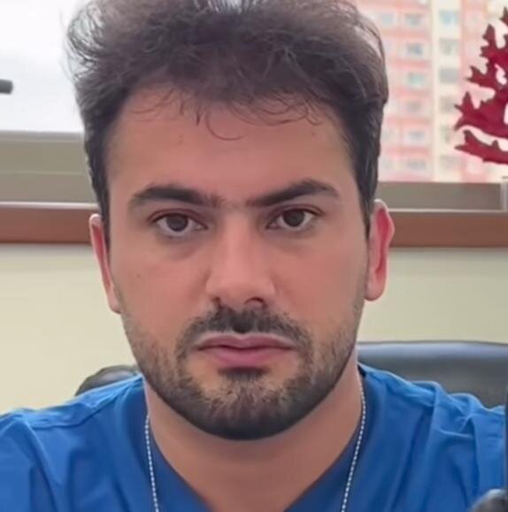 "Mərcan" klinikasının həkimi Babək Həsənlidən şikayət: Əməliyyatdan sonra beynimdə travma yaranıb…-Video