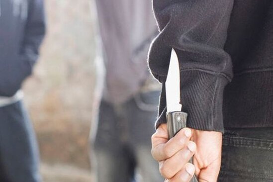 Bakıda yeniyetmə iki yaşıdını bıçaqlayıb