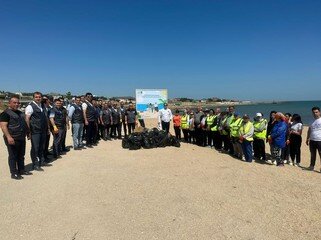 Bir sıra bölgələrdə çay sahilləri tullantılardan təmizlənib - FOTO
