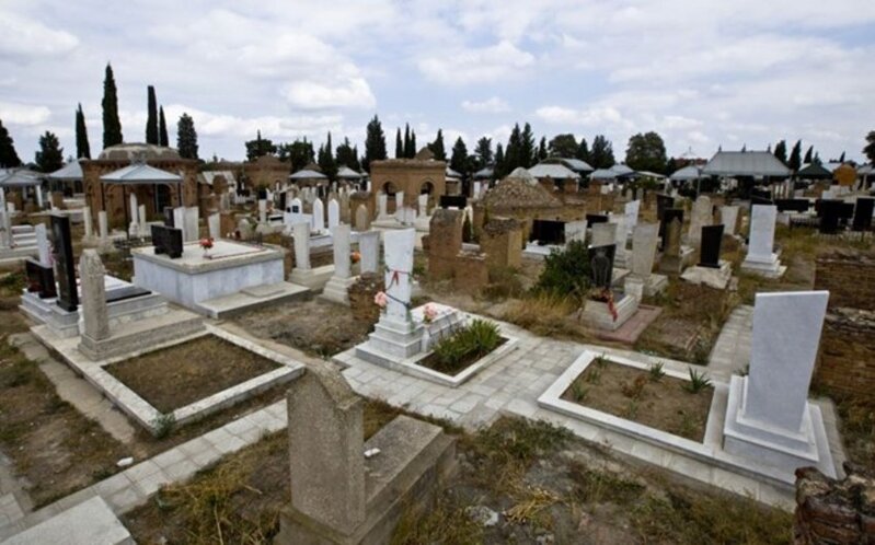 Vəfat edən şəxsin qəbri hansı hallarda dəyişdirilə bilər? - AÇIQLAMA