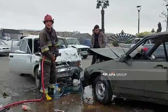 Gəncədə qəza baş verib, xəsarət alanlar var - FOTO