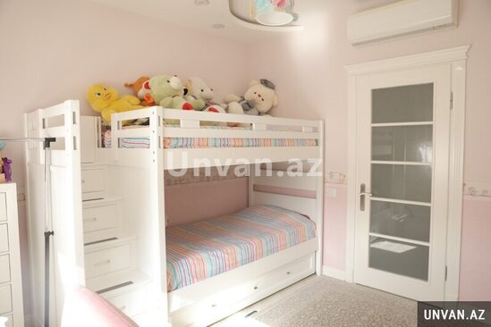 Xəzər rayonu Şüvəlan qəsəbəsində bağ evi icarəyə verilir!