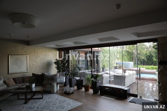 Xəzər rayonu Şüvəlan qəsəbəsində bağ evi icarəyə verilir!