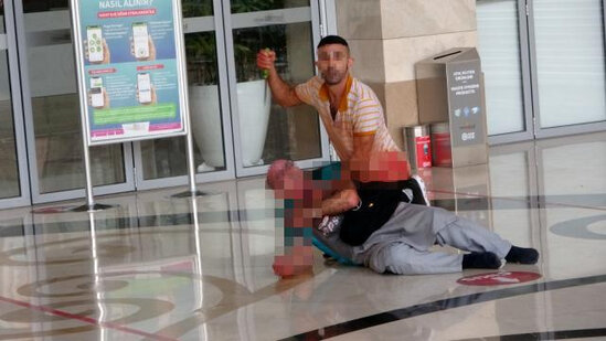 Ofisiant aşpazı 5 saat girov saxladı - ANBAAN VİDEO